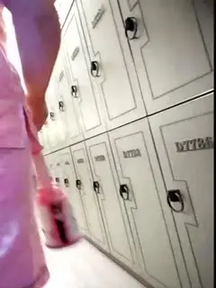 大神男扮女装勇闯女澡堂!全新场景真实欣赏高颜值女神一丝不挂!高清偷拍流出