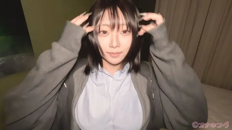 FC2-PPV-4790184 【I罩杯神级巨乳】“我以前对自己的大胸很自卑，所以故意让它们看起来很小…”一个原本对自己的大胸缺乏自信的女孩，露出她傲人的双峰，疯狂呻吟，达到高潮。初次拍摄。