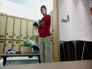 国内洗浴最新流出!都是极品嫩妹和淫荡少切走路都要摸奶子