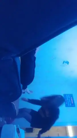 小哥按摩店专玩老阿姨,享受老骚货的按摩服务撩骚,谈好价钱就开搞,吃奶抠逼直接在按摩床上各种爆草刺激