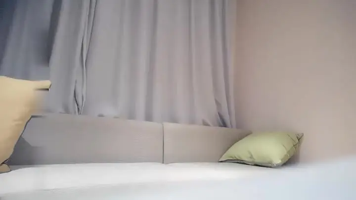极品嫩逼小屁股撅着让大哥镜头前玩弄,给狼友展示绝活道具双插蹂躏,浪叫呻吟不止逼逼会喷浓精精彩又刺激A new