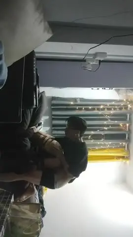 2021-12-19 《麻辣王子》操良家短发小姑娘,黑色丝袜跪地深喉,翘起肥臀摸穴,后入撞击拍打,屁股多红了