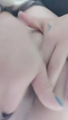 STP27752 新人美少妇独自在家寂寞!厕所自慰扣穴!脱下牛仔裤 从下往上视角狂扣 拍打骚穴水声哗哗~STP27752