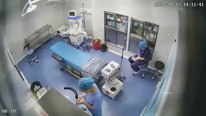 【全網首發】【破解攝像頭】整形醫院隆胸抽脂全身麻醉,任人擺布,亮點:明星氣質高顏值小姐姐,真是極品 精彩絕對引爆妳的眼球~高清原版