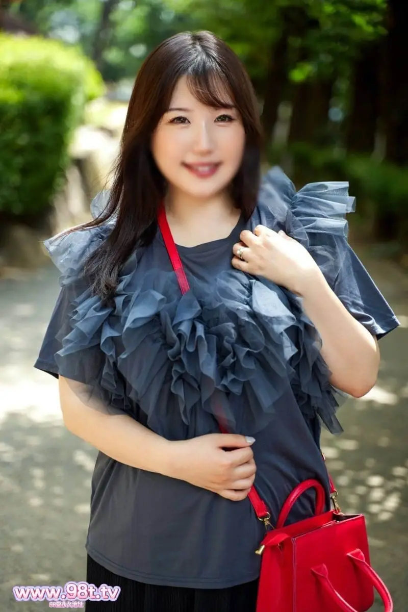 FC2PPV-4802703- 出産後に性欲が増大してヤリマン化した爆乳*。手当たり次第に色んな男とヤリま