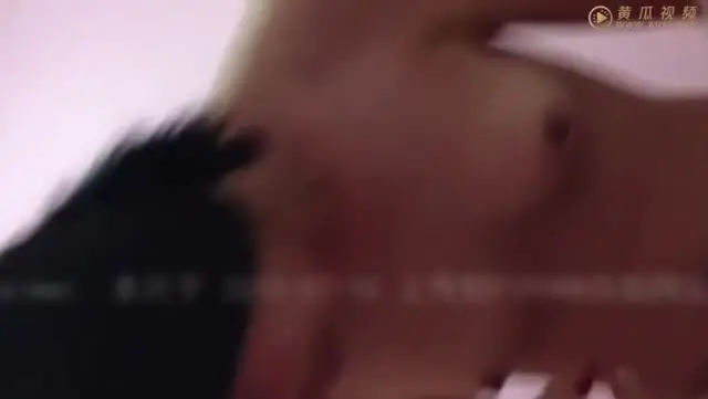 上下玩弄弄的女友淫水直流