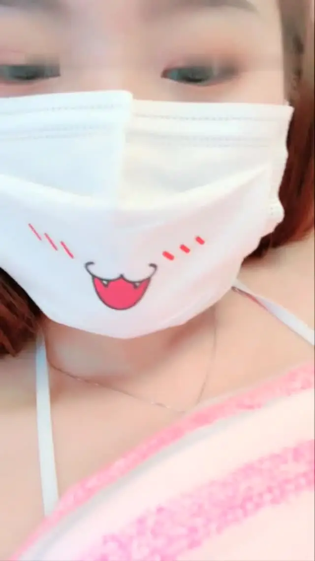 颜值不错长相甜美妹子道具自慰 白皙皮肤情趣装按摩器震动逼逼高潮喷水-下