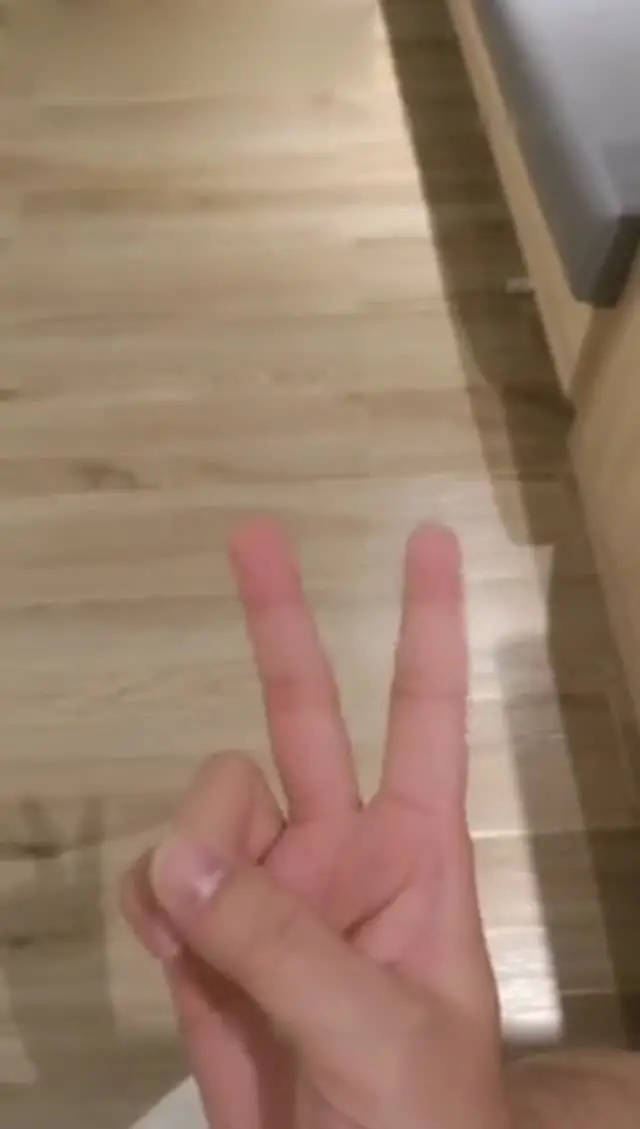 胖男老哥约了个高质量纹身妹子TP啪啪，抠逼口交大力猛操一直呻吟非常诱人