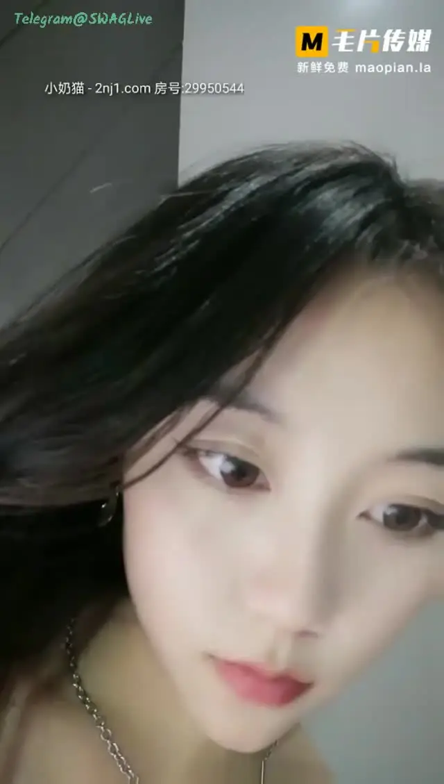 大一高颜值妹子和炮友啪啪啪，口交翘起屁股被后入掰穴！