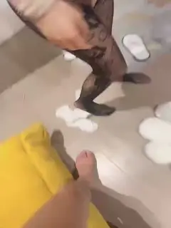 绝对极品！校花小萝莉！首次和小男友操逼，3小时激情，拉着双马尾后入，连体网袜自慰无毛粉穴1