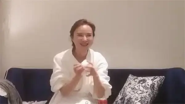 经典探花我是铁牛偷拍美女主角系列三先聊天在啪啪_