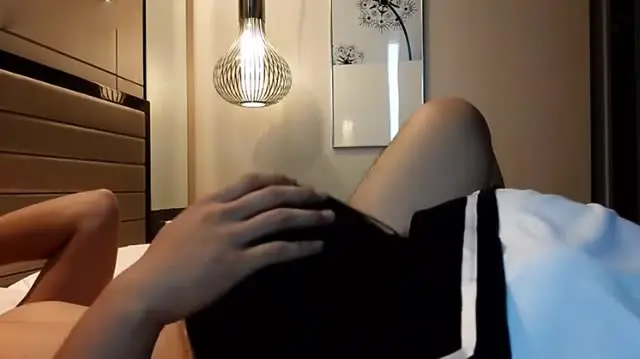 漂亮妹子甘愿做公司老总的小三水手制服啪啪毒龙舔脚服侍到位又放得开闷骚型
