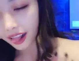 嫩妹晓可耐饥渴难耐，深夜酒店勾搭巨根猛男激情开炮，浪叫狂抽水花四溅！