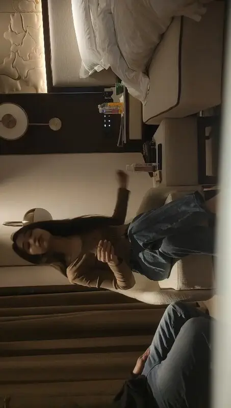 爆操极品大长腿甜美靓女！骑乘掰开骚穴狂干到浪叫