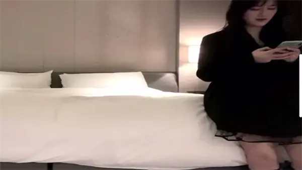 极品网红约炮偷拍！3000大洋包夜干到内射骚穴