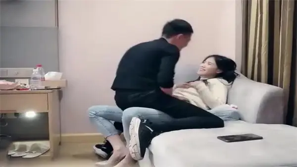 偷拍 | 高价约炮长腿骚货，付款后主动求操，内射一脸淫水