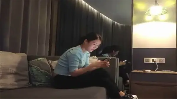 极品高端美女探花 网红御姐明星脸 气质爆棚让人欲罢不能