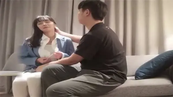小宝寻花网约极品外围模特，宾馆爆操高挑嫩妹，内射骚穴！