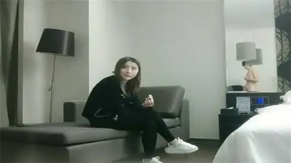 利哥探花 极品大美女淫语娇喘 骚货爆操狂干到潮吹