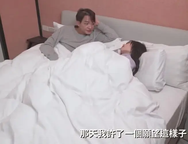 新年淫妻大解放 老公巨根狂干骚穴爆操庆过年