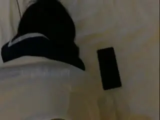 呆哥青岛干性感大学美女,正操着打通姐姐电话让她听美女呻吟叫声,姐姐说：肯定插的很深,我下面都已经湿了,也想要了,能视频吗！
