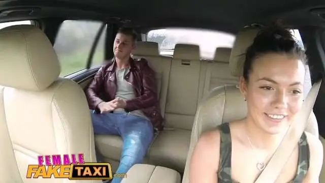 FemaleFakeTaxi 骚浪女司机巨乳诱惑 车内狂干颜射爆乳