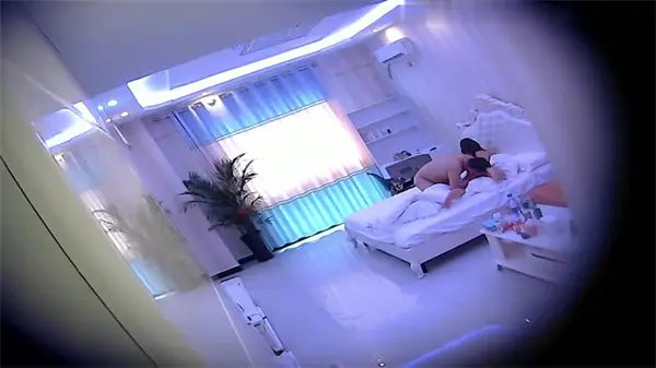 酒店公寓偷拍：巨乳淫荡骚货被狂干内射潮吹私享实录