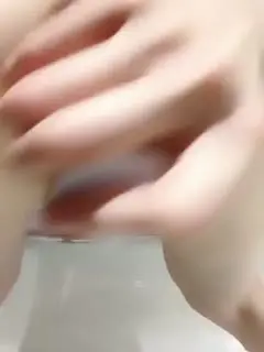 手机直播逼逼无毛少妇主播浴缸里面道具跳蛋自慰大秀不要错过1