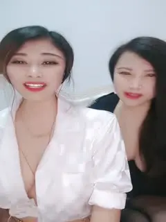 熬夜咖喱饭-风情艳主两阿姨。大奶胸胸，摇乳舞，百看不厌白皙肌肤，老能叭叭了！第02集