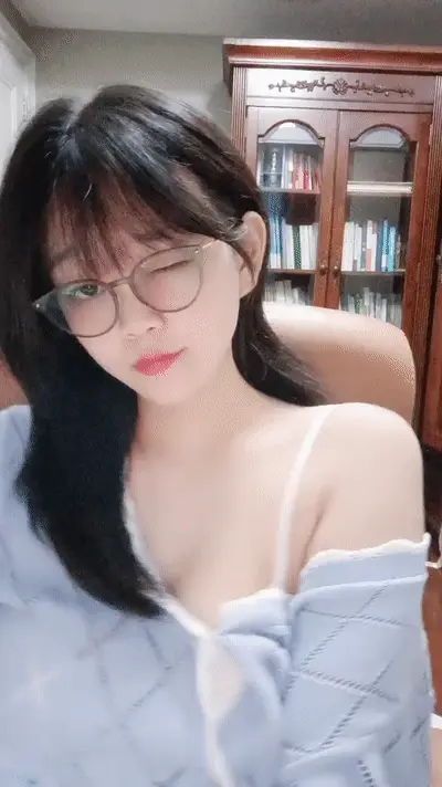小木登子-白虎一线天
