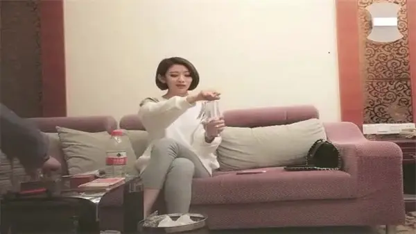 寻花偷拍:大屌魔人高价约炮极品御姐,性感连体网袜激情狂操高潮迭起
