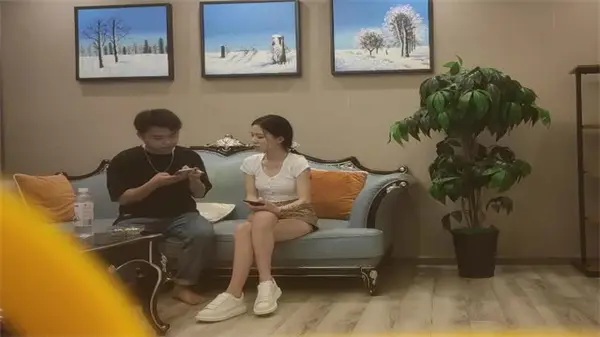 新片速递：巨根猛男征服顶级外围女郎