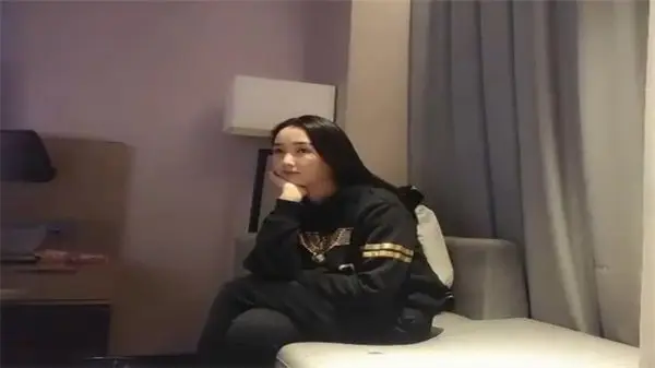 步宾探花御姐明星脸，超模身材淫荡挑逗，欲火焚身顶级诱惑！