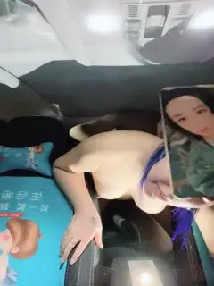 嗨起来吧小宝贝,少妇露脸偷情户外车震让小哥无套爆草抽插,干的正爽呢来电话好刺激,口交淫水大鸡巴抠高潮第03集