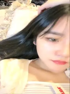 高颜值甜美萌妹子露奶自摸诱惑沙发退下内裤翘着屁股自摸逼逼非常诱人很是诱惑喜欢不要错过第01集
