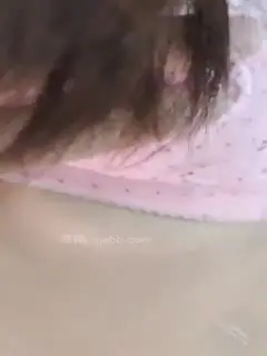 《震撼福利㊙️超强☛乱伦》农村真实原创四眼大神与妈妈的禁忌之门打开之后便一发不可收拾~虽然有些负罪感但还是欲望满满-2第01集