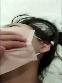 PIPINIANG是谁？PIPINIANG又叫做皮皮娘，是微博的网红女神，这一部网红自拍福利视频中，皮皮娘穿着泳装，梳着双马尾非常的二次元