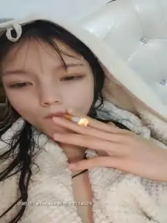 00后嫩妹夕夕❤️:你快射了,我也快高潮啦,你射啦?你内射了,你过分了呀,你射的真是恶心死了,流出来啦,烦死了你又射里面!第04集