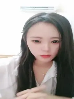 高冷长发妹子露脸道具自慰掰穴双手搓奶骚的很第03集