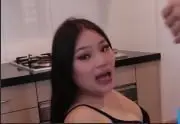 丰满小骚货厨房做饭到一半，忍不住被操得高潮迭起