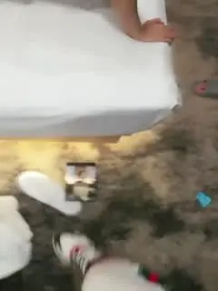 长相甜美妹子穿上连体网袜3P啪啪_特写大黑牛玩弄粉穴边后入边口交_妹子玩的很开心非常诱人