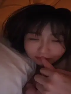 美女 自拍 保存好发给她爸爸看1。