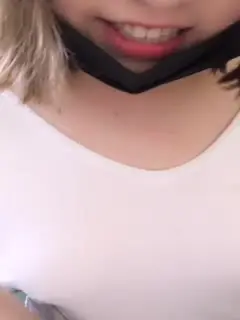 年龄不大萌妹子大白奶子毛毛比较多床上自慰扣逼声音诱惑BB粉嫩不要错过_TG频道@TBBAD