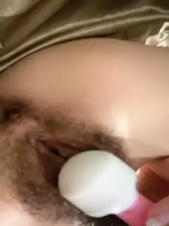 素人自拍 第一視角看著白晢美腿主播被小哥不停深插騷叫求饒