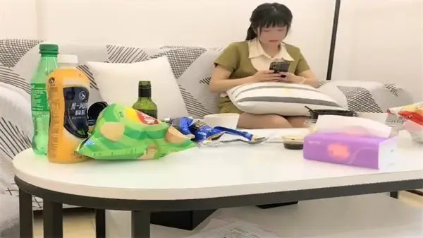 偷拍实录㊙️猎艳高手调教巨乳人妻 肉丝湿身线上调教 良家少妇沉沦性爱陷阱