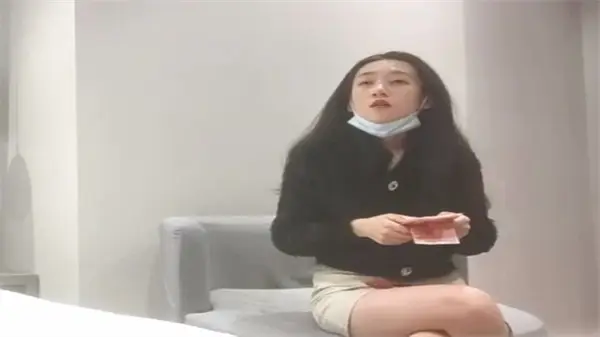利哥探花重炸弹出击！高颜值网红极品大长腿，操到你腿软！