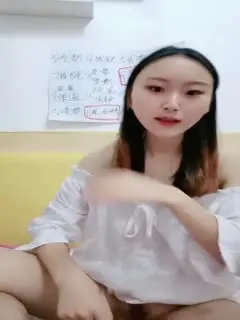 小可爱平台(原卡哇伊)颜值不错会喷奶的小粉妹双人直播大秀 自慰口交激情啪啪 十分诱人