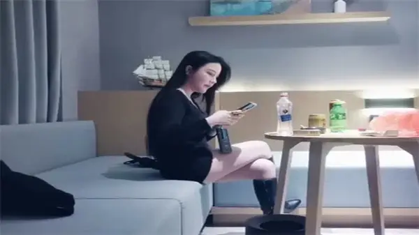 文轩探花极品巨乳蜜桃臀尤物，骚浪入骨操到高潮喷水！