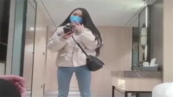 绿衣苗条妹子激情约啪，诱惑无限啪啪实录