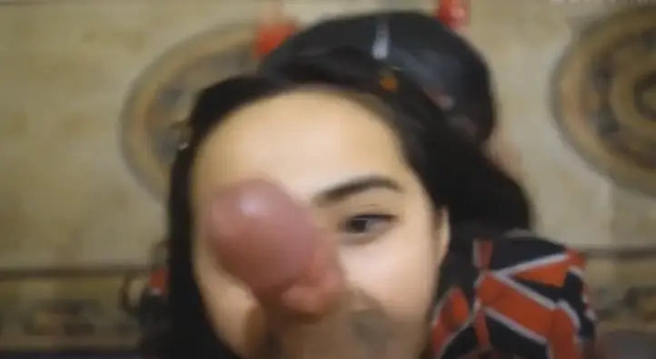 性感亚裔淫女痴迷洋屌，上下两洞轮番吞食